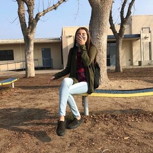 Meet your Posher, Daniela